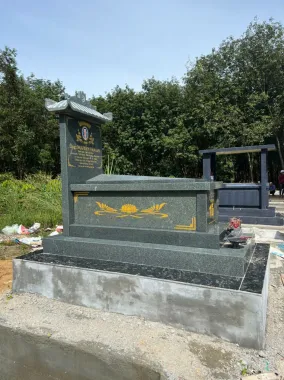 Mộ đá nguyên khối