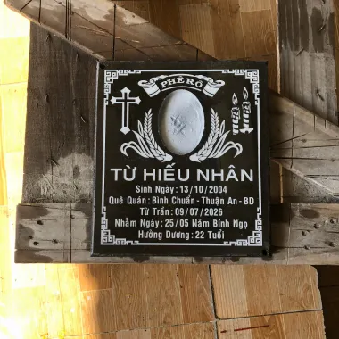 BIA ĐÁ HOA CƯƠNG