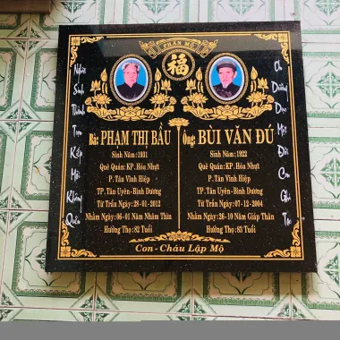 BIA ĐÁ HOA CƯƠNG
