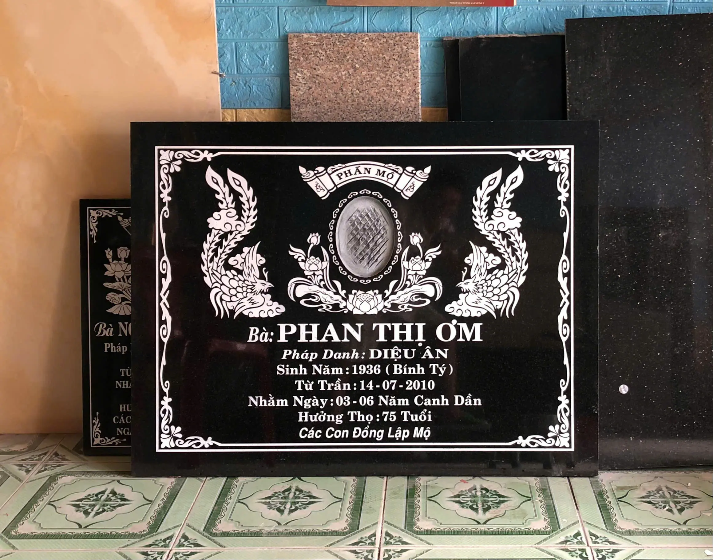 Mẫu bia 03